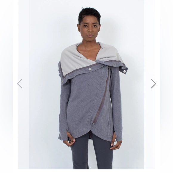 LULULEMON yoga wrap asymmetrical zip up jacket 8 - Picture 5 of 15